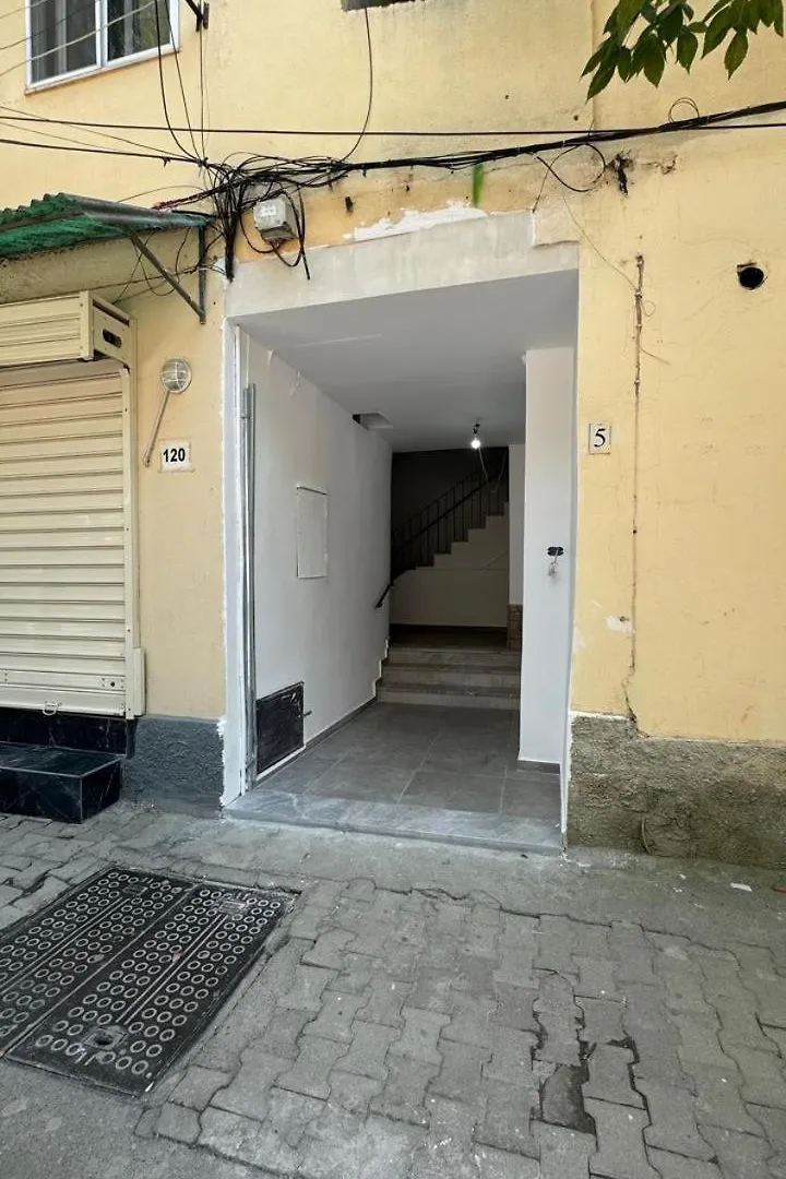 Host Apartament Elio Tirana